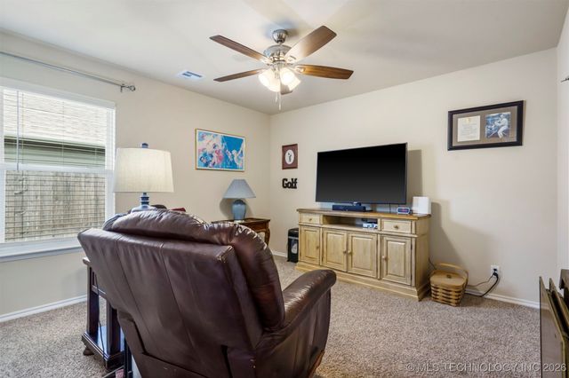 5325 S Nassau Avenue, Sand Springs, OK 74063