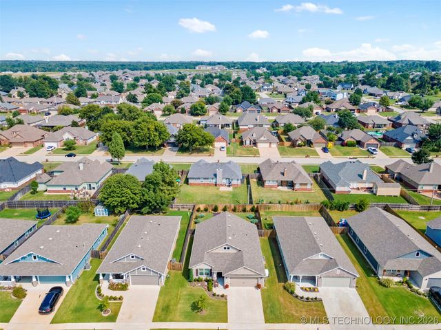 5325 S Nassau Avenue, Sand Springs, OK 74063