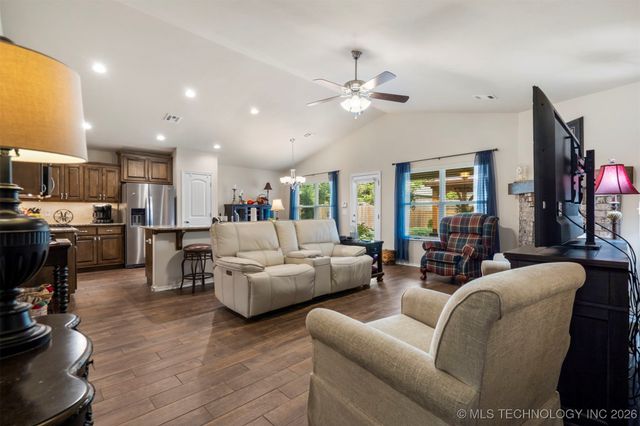 5325 S Nassau Avenue, Sand Springs, OK 74063