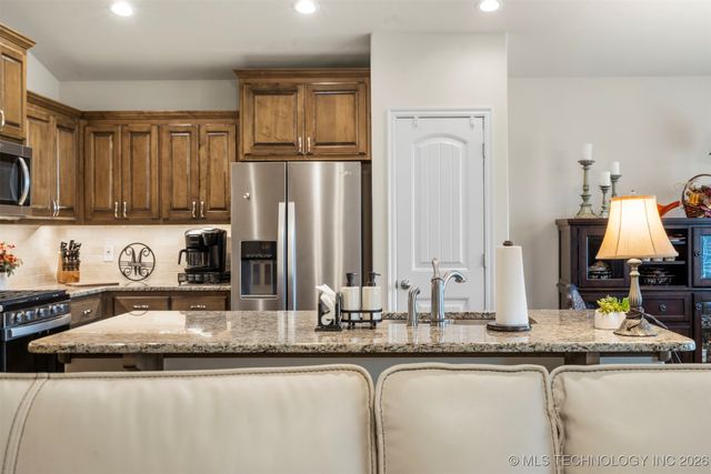 5325 S Nassau Avenue, Sand Springs, OK 74063