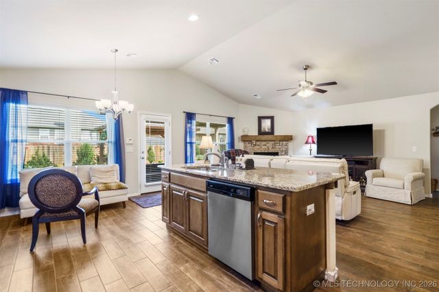 5325 S Nassau Avenue, Sand Springs, OK 74063