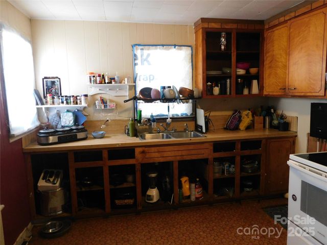 302 Hall Street, York, SC 29745