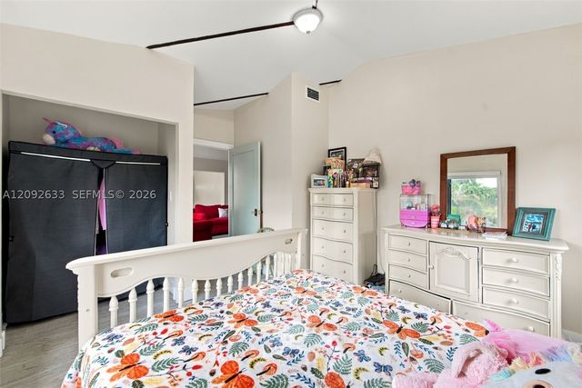 565 East Dr, Miami Springs, FL 33166
