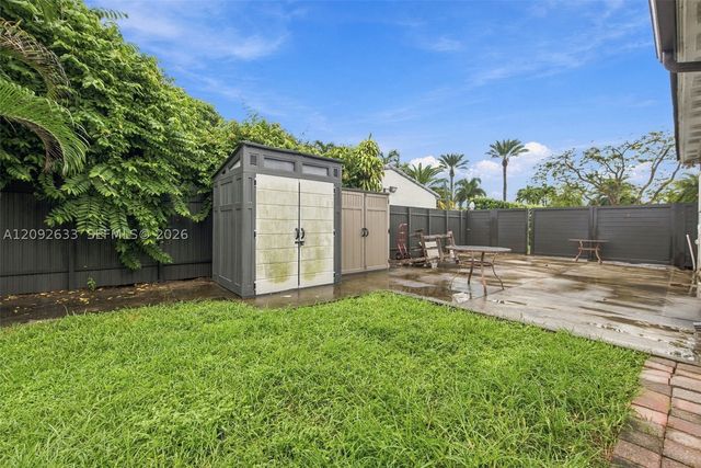 565 East Dr, Miami Springs, FL 33166
