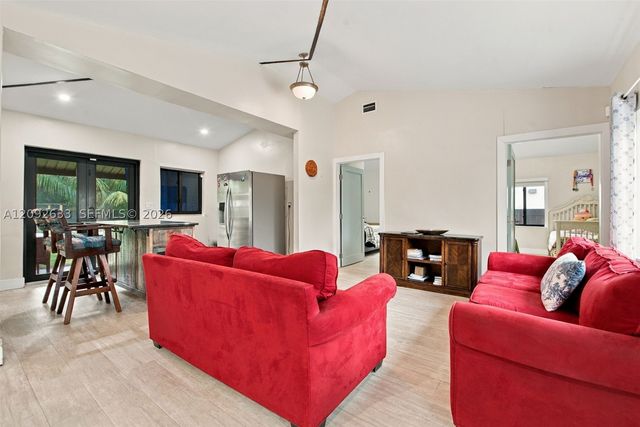 565 East Dr, Miami Springs, FL 33166