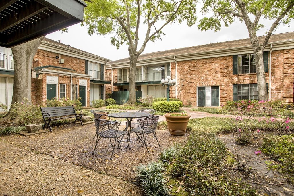 3400 Timmons Lane 29, Houston, TX 77027