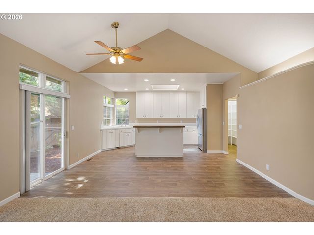 1840 RIVERWOOD Dr, Eugene, OR 97401