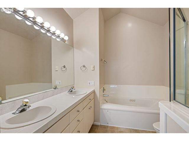 1840 RIVERWOOD Dr, Eugene, OR 97401