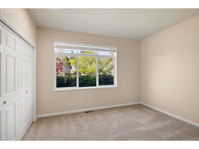 1840 RIVERWOOD Dr, Eugene, OR 97401