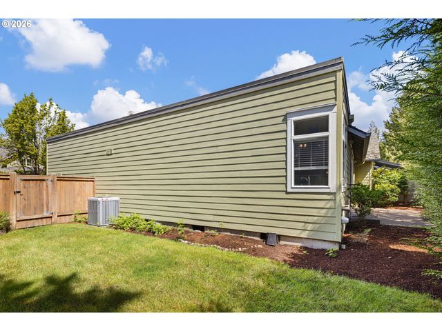 1840 RIVERWOOD Dr, Eugene, OR 97401