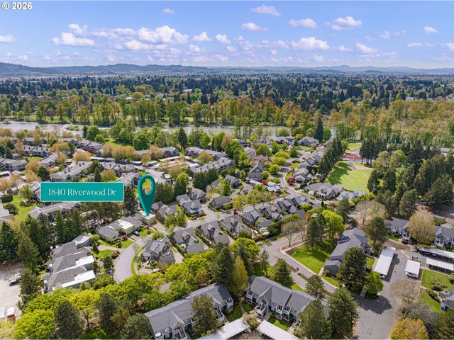 1840 RIVERWOOD Dr, Eugene, OR 97401