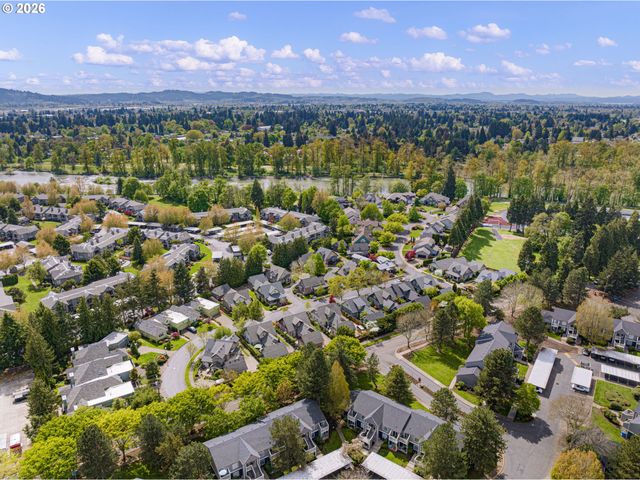 1840 RIVERWOOD Dr, Eugene, OR 97401