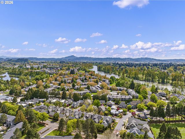 1840 RIVERWOOD Dr, Eugene, OR 97401