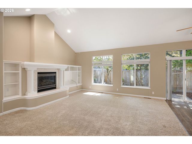 1840 RIVERWOOD Dr, Eugene, OR 97401