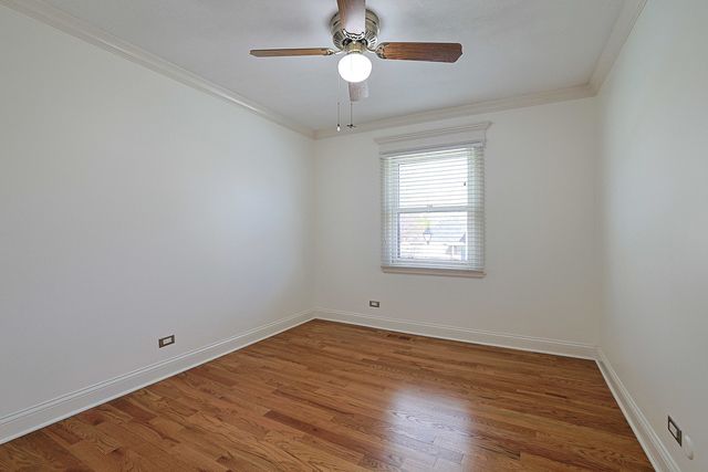 1526 Gainesboro Drive, Wheaton, IL 60189