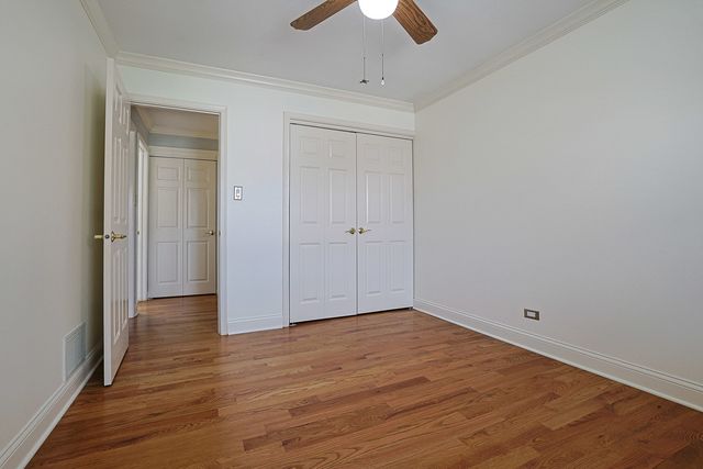 1526 Gainesboro Drive, Wheaton, IL 60189