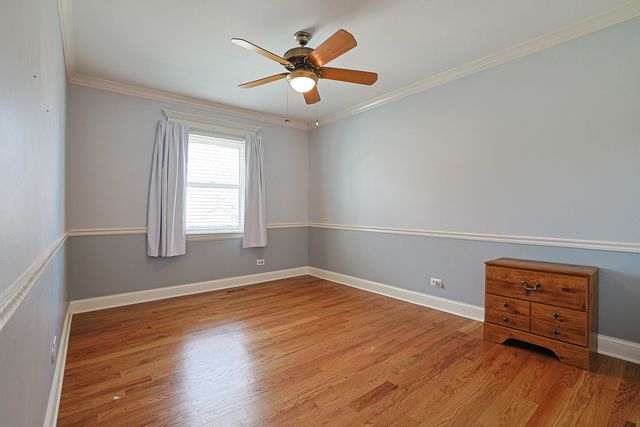 1526 Gainesboro Drive, Wheaton, IL 60189