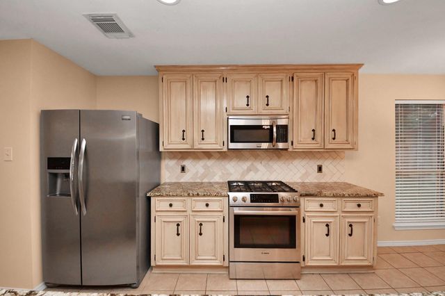 12706 Wolf Creek Court, Humble, TX 77346