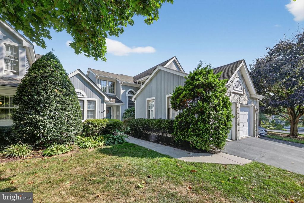 27 SOUTHAMPTON PARISH RD, Landenberg, PA 19350