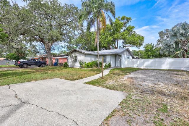 1712 N CLUB COURT, Tampa, FL 33612