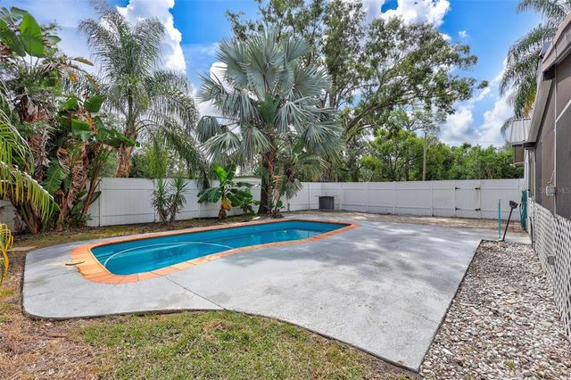 1712 N CLUB COURT, Tampa, FL 33612