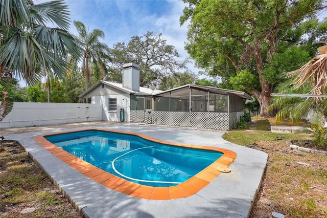 1712 N CLUB COURT, Tampa, FL 33612