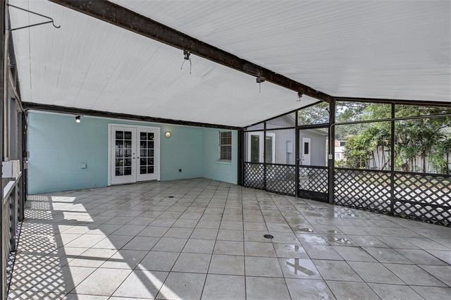 1712 N CLUB COURT, Tampa, FL 33612