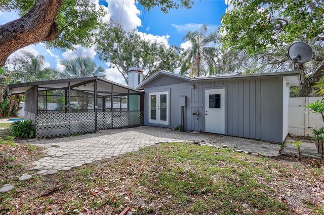 1712 N CLUB COURT, Tampa, FL 33612