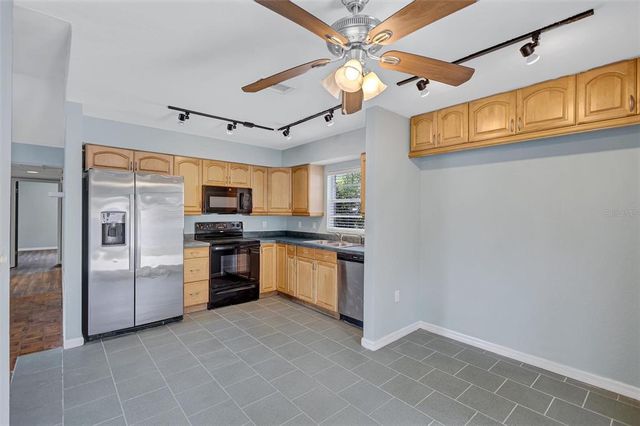 1712 N CLUB COURT, Tampa, FL 33612