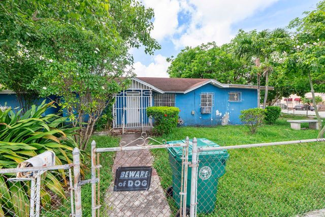 2476 NW 15th Street, Miami, FL 33125