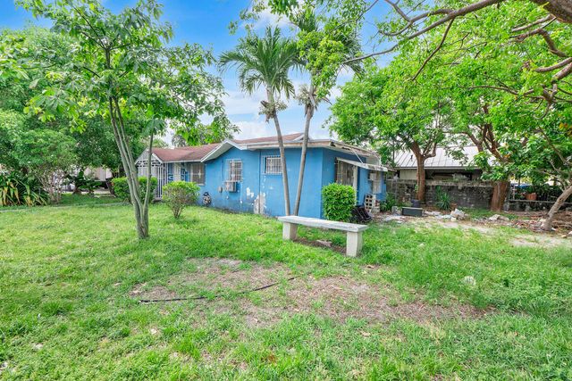 2476 NW 15th Street, Miami, FL 33125