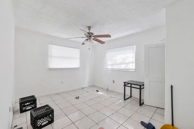 2476 NW 15th Street, Miami, FL 33125