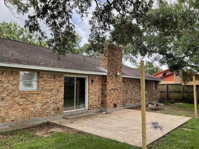 405 Oyster Creek Court, Richwood, TX 77531