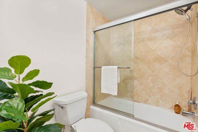 7250 Franklin Avenue 1006, Los Angeles, CA 90046