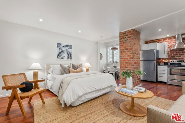 7250 Franklin Avenue 1006, Los Angeles, CA 90046