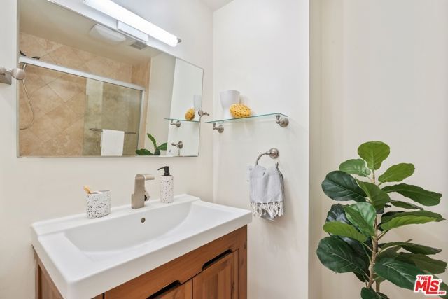 7250 Franklin Avenue 1006, Los Angeles, CA 90046