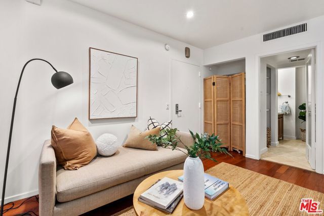 7250 Franklin Avenue 1006, Los Angeles, CA 90046