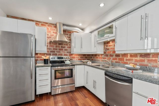 7250 Franklin Avenue 1006, Los Angeles, CA 90046
