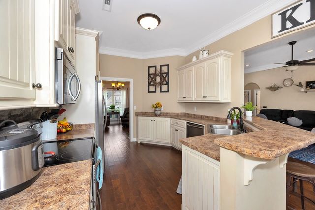 402 Vista Shores Rd, Rogersville, AL 35652