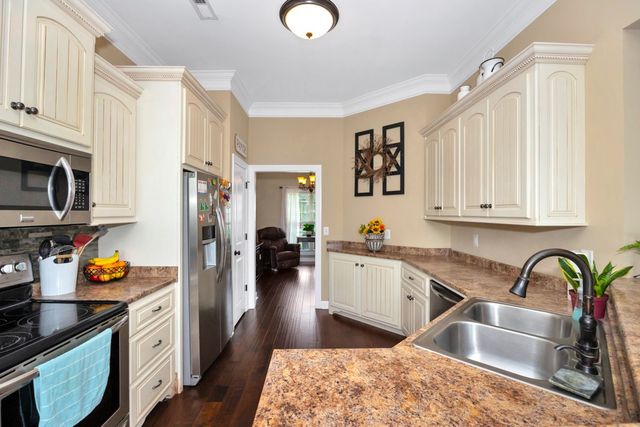 402 Vista Shores Rd, Rogersville, AL 35652