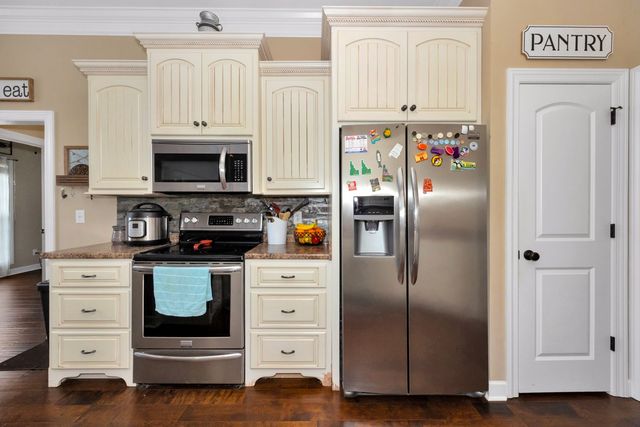 402 Vista Shores Rd, Rogersville, AL 35652