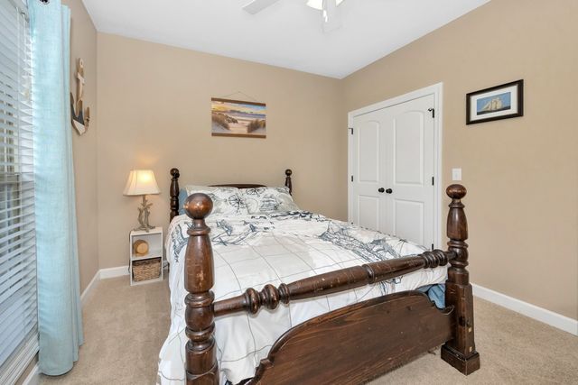 402 Vista Shores Rd, Rogersville, AL 35652