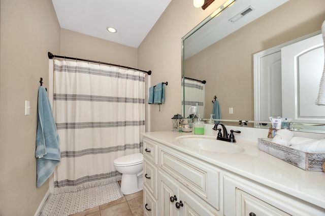 402 Vista Shores Rd, Rogersville, AL 35652