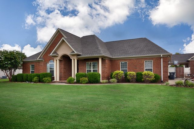 402 Vista Shores Rd, Rogersville, AL 35652