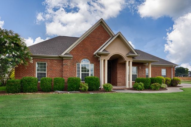 402 Vista Shores Rd, Rogersville, AL 35652