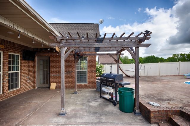 402 Vista Shores Rd, Rogersville, AL 35652