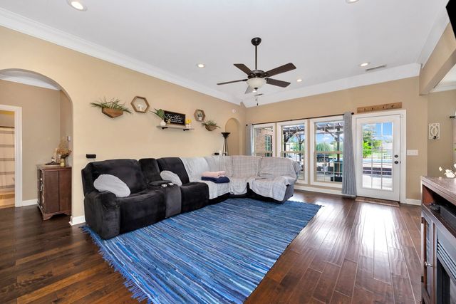 402 Vista Shores Rd, Rogersville, AL 35652