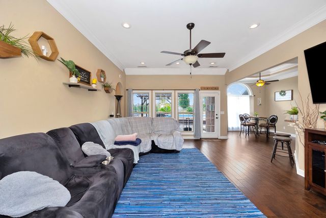 402 Vista Shores Rd, Rogersville, AL 35652