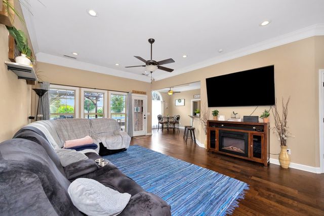 402 Vista Shores Rd, Rogersville, AL 35652