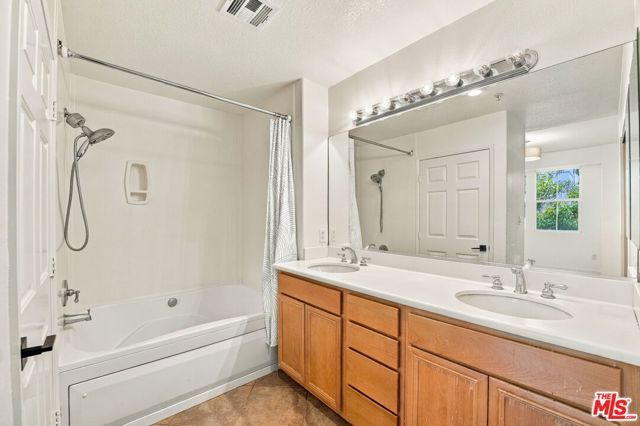 12963 Runway Road 317, Los Angeles, CA 90094
